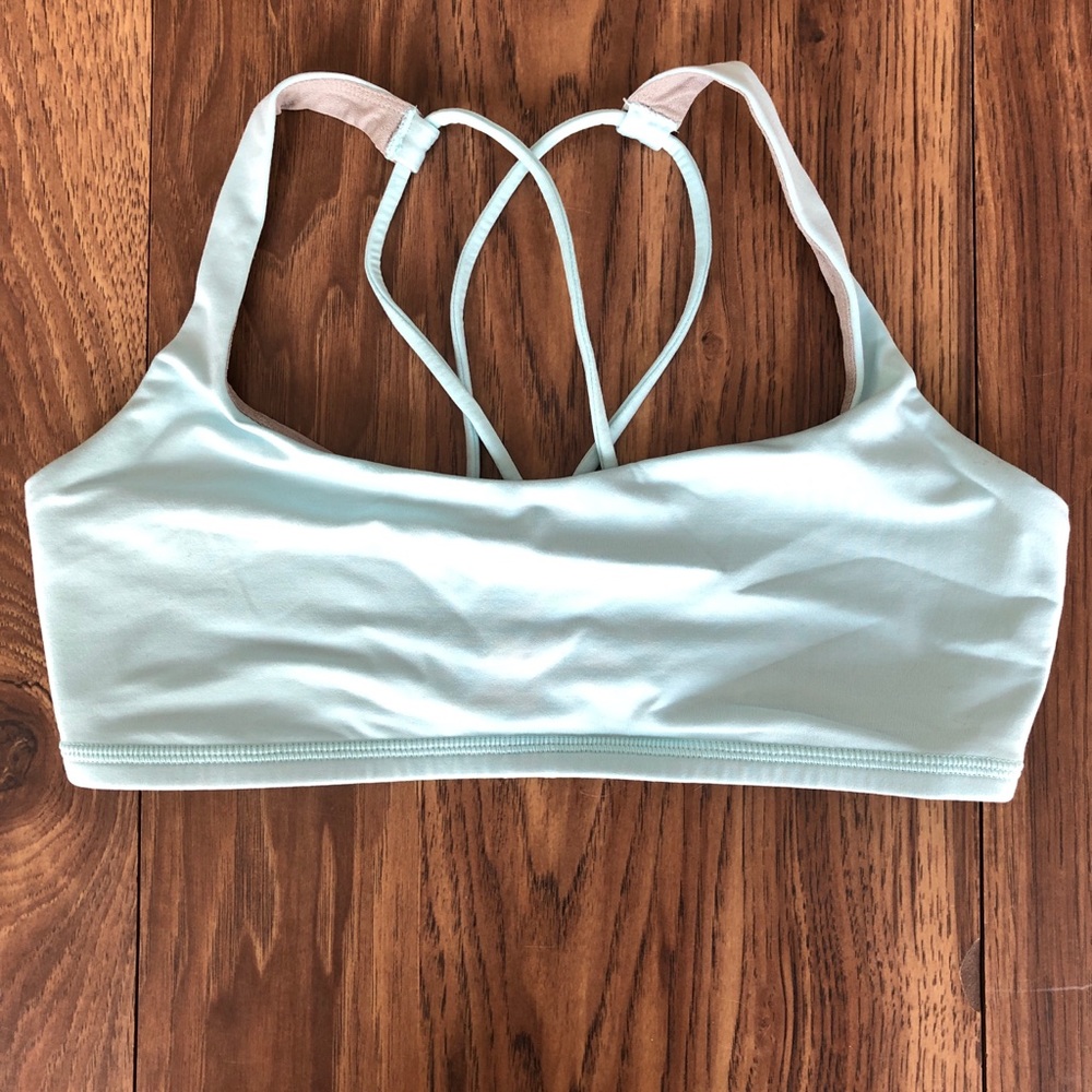 Lululemon Free to Be sports bra